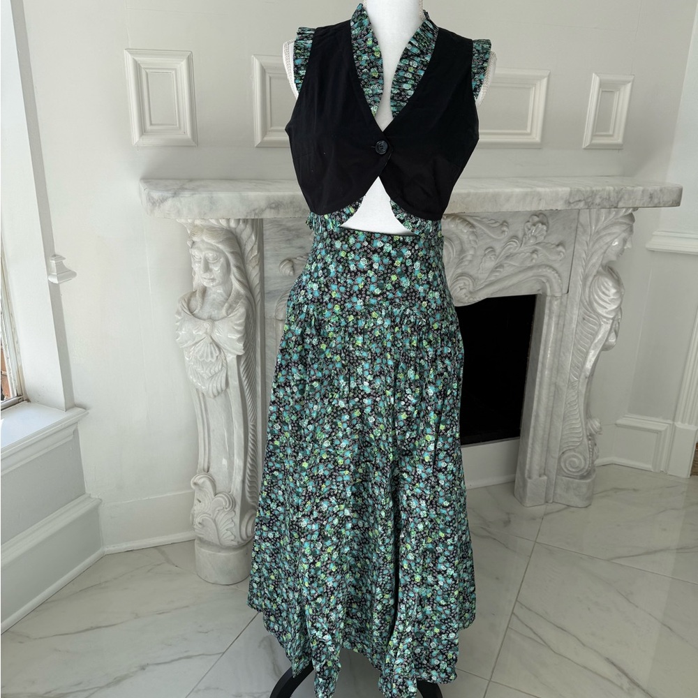 Floral Green Maxi Skirt with Black Vest